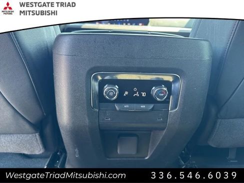 Used 2025 Chevrolet Suburban Z71 AWD/4WD image 19