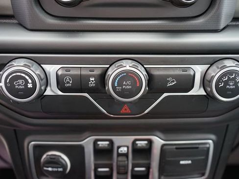 Used 2018 Jeep Wrangler Unlimited Sport S AWD/4WD image 18