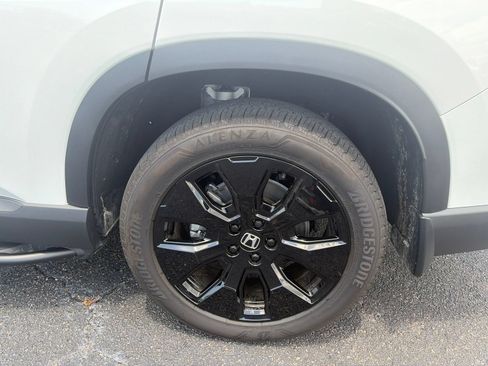 Certified 2026 Honda Pilot Black Edition image 11