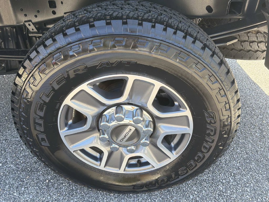 Used 2023 Ford F250 Lariat w/ FX4 Off-Road Package AWD/4WD image 25