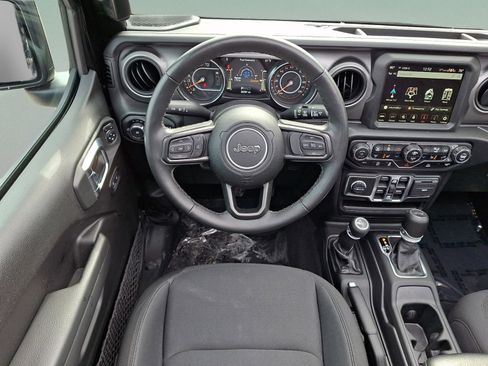 Certified 2022 Jeep Wrangler Unlimited Sport w/ Sun And Sound Package image 12