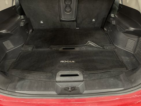 Used 2017 Nissan Rogue SL w/ SL Premium Package image 12