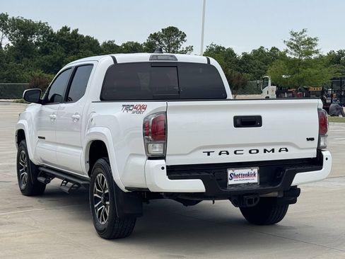 Used 2023 Toyota Tacoma TRD Sport w/ Technology Package AWD/4WD image 4