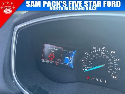 Used 2016 Ford Fusion SE FWD image 7