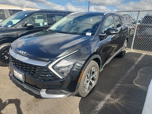 Certified 2023 Kia Sportage EX image 3