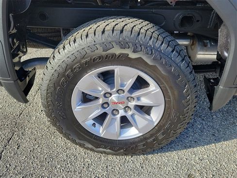 New 2025 GMC Sierra 1500 SLE image 5