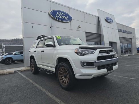 Used 2021 Toyota 4Runner Limited image 1