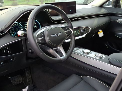 Used 2025 Genesis Electrified GV70 w/ Prestige Package AWD/4WD image 17