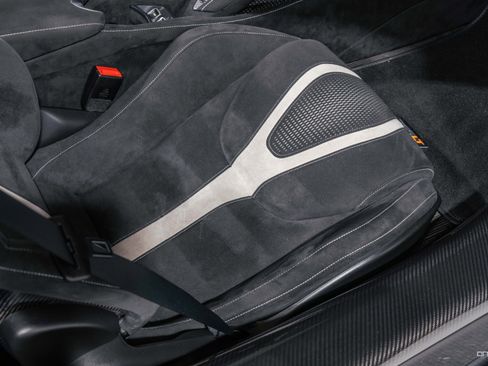 Used 2022 McLaren 765LT image 54