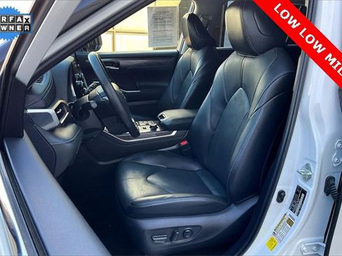 Used 2023 Toyota Highlander Limited image 24