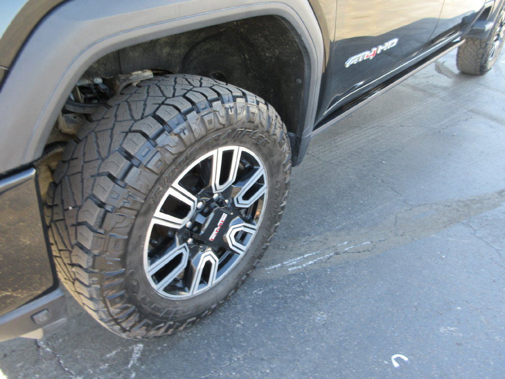 Used 2023 GMC Sierra 2500 AT4 w/ AT4 Premium Plus Package AWD/4WD image 14
