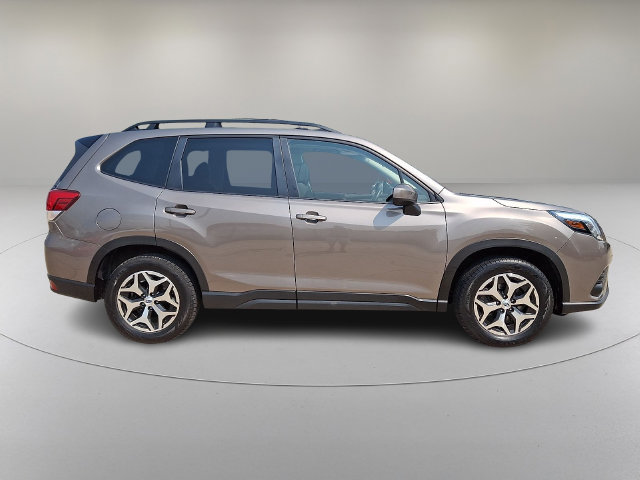 Used 2024 Subaru Forester Premium AWD/4WD image 12