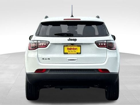 New 2026 Jeep Compass Latitude image 7