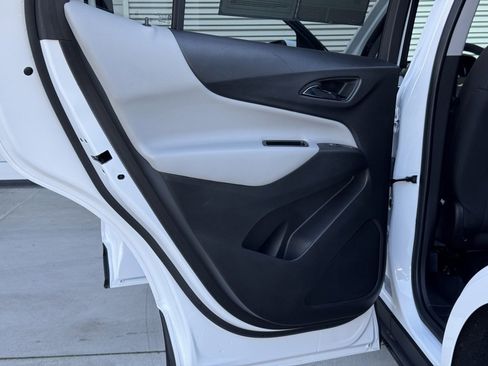 Used 2023 Chevrolet Equinox LT w/ Driver Convenience Package image 23