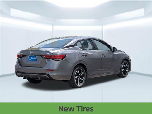 Used 2024 Nissan Sentra SV FWD image 7