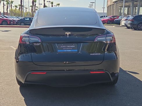 Used 2022 Tesla Model Y Performance AWD/4WD image 4