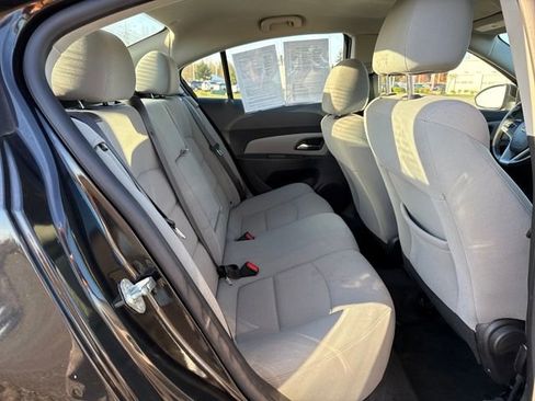 Used 2014 Chevrolet Cruze LT image 10
