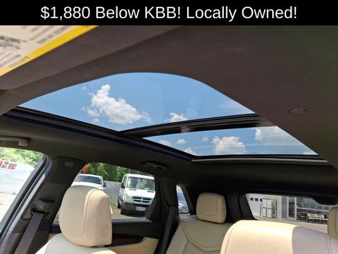 Used 2017 Cadillac XT5 Luxury AWD/4WD image 18