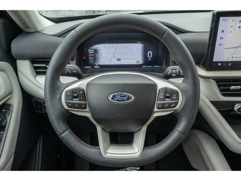 Used 2025 Ford Explorer Active w/ Active Comfort Package AWD/4WD image 23