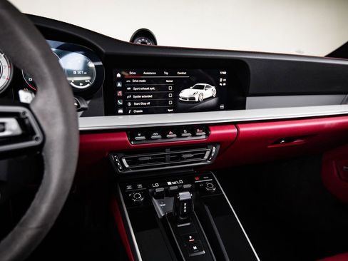 Certified 2022 Porsche 911 Turbo S AWD/4WD image 19