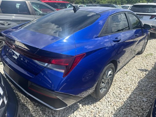 Used 2024 Hyundai Elantra SEL FWD image 6