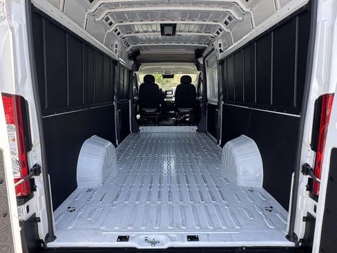 Used 2026 RAM ProMaster 3500 w/ Convenience Group FWD image 13