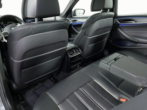 Used 2018 BMW 530i xDrive w/ M Sport Package image 43