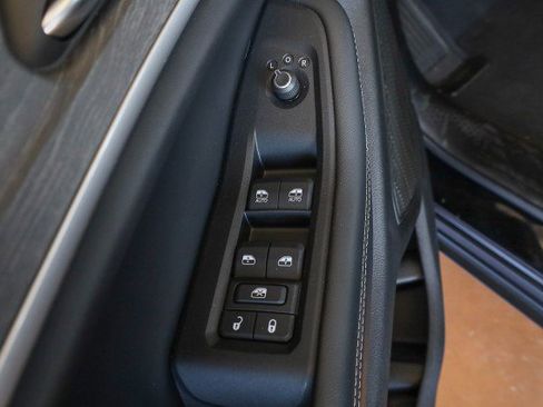 Used 2023 Jeep Grand Cherokee Limited image 29