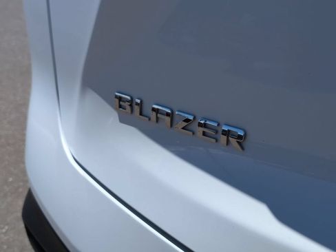 Used 2025 Chevrolet Blazer LT FWD image 32