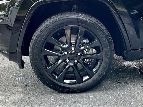 Used 2021 Jeep Grand Cherokee Laredo X AWD/4WD image 16