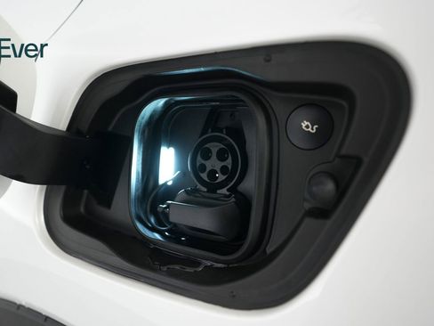 Used 2021 Volvo XC40 P8 Recharge w/ Advanced Package AWD/4WD image 10