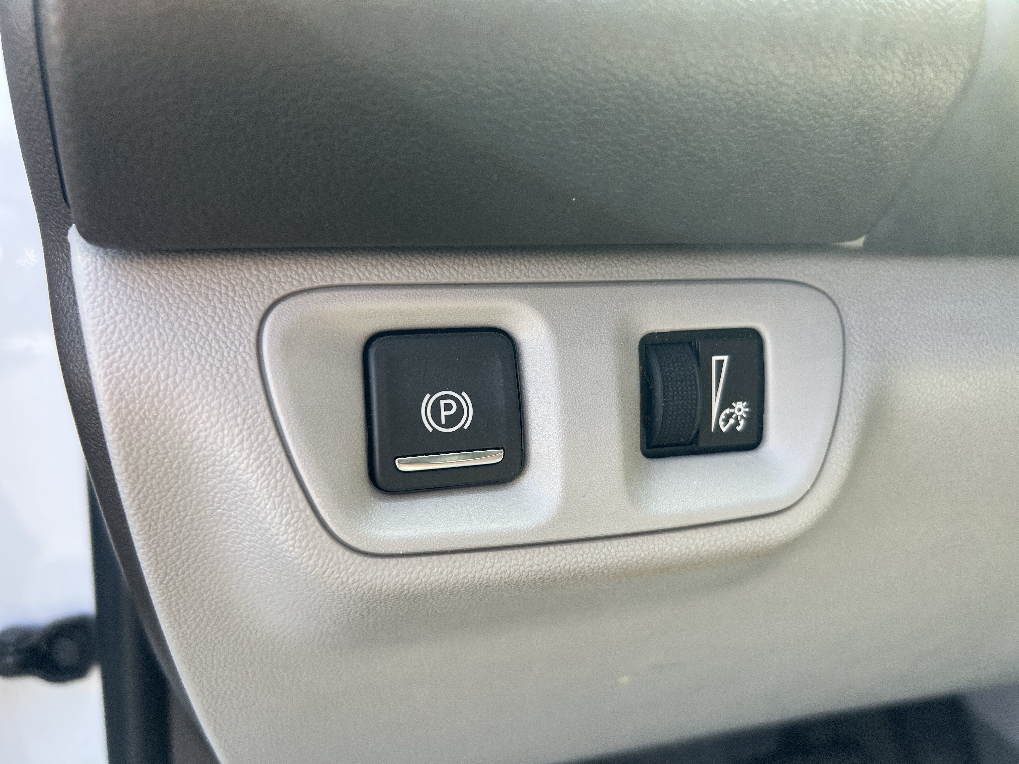 Used 2019 GMC Acadia SLT w/ LPO, Floor Liner Package FWD image 17