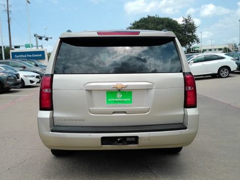 Used 2016 Chevrolet Suburban LT RWD image 11