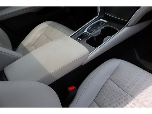 Used 2018 Honda Accord Touring image 17