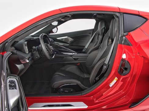 Used 2023 Chevrolet Corvette Z06 w/ Z07 Performance Package RWD image 17
