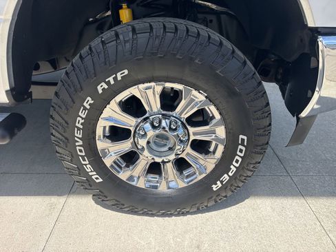 Used 2017 Ford F250 Lariat w/ Lariat Ultimate Package AWD/4WD image 25