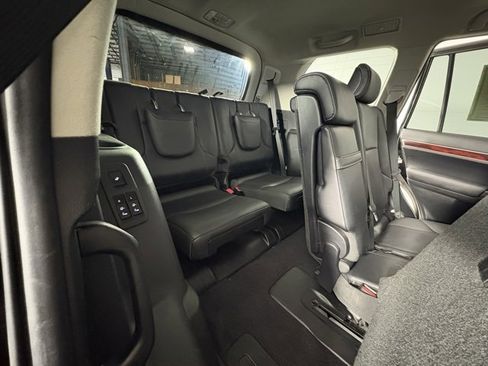 Used 2011 Lexus GX 460 image 24