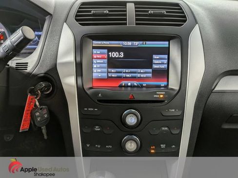 Used 2015 Ford Explorer XLT w/ Equipment Group 202A AWD/4WD image 26