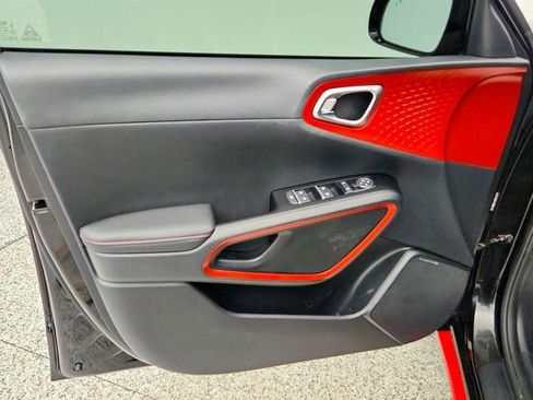 Used 2020 Kia Soul GT-Line Turbo FWD image 11