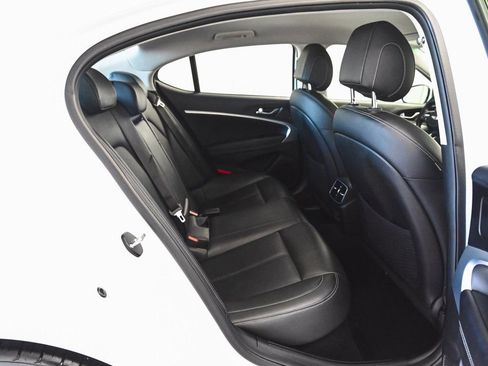 Used 2023 Genesis G70 2.0T image 30