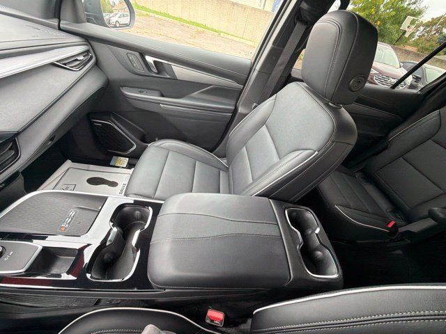 Used 2025 Buick Enclave Preferred AWD/4WD image 42