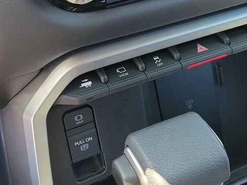 Used 2025 Toyota Sequoia Platinum AWD/4WD image 28