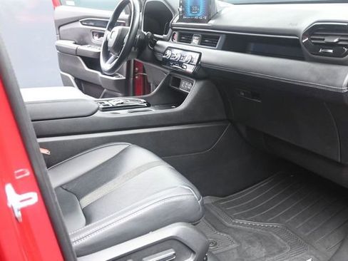 Used 2023 Honda Pilot Touring image 21