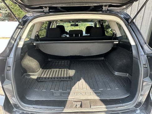 Used 2011 Subaru Outback 2.5i Premium AWD/4WD image 36