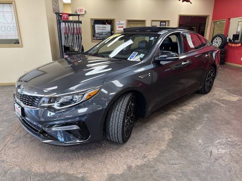 Used 2020 Kia Optima SE image 3