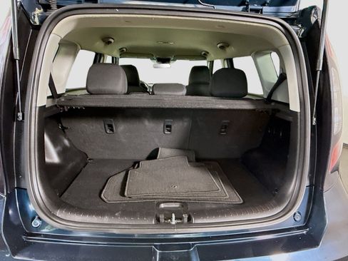 Used 2018 Kia Soul + image 34