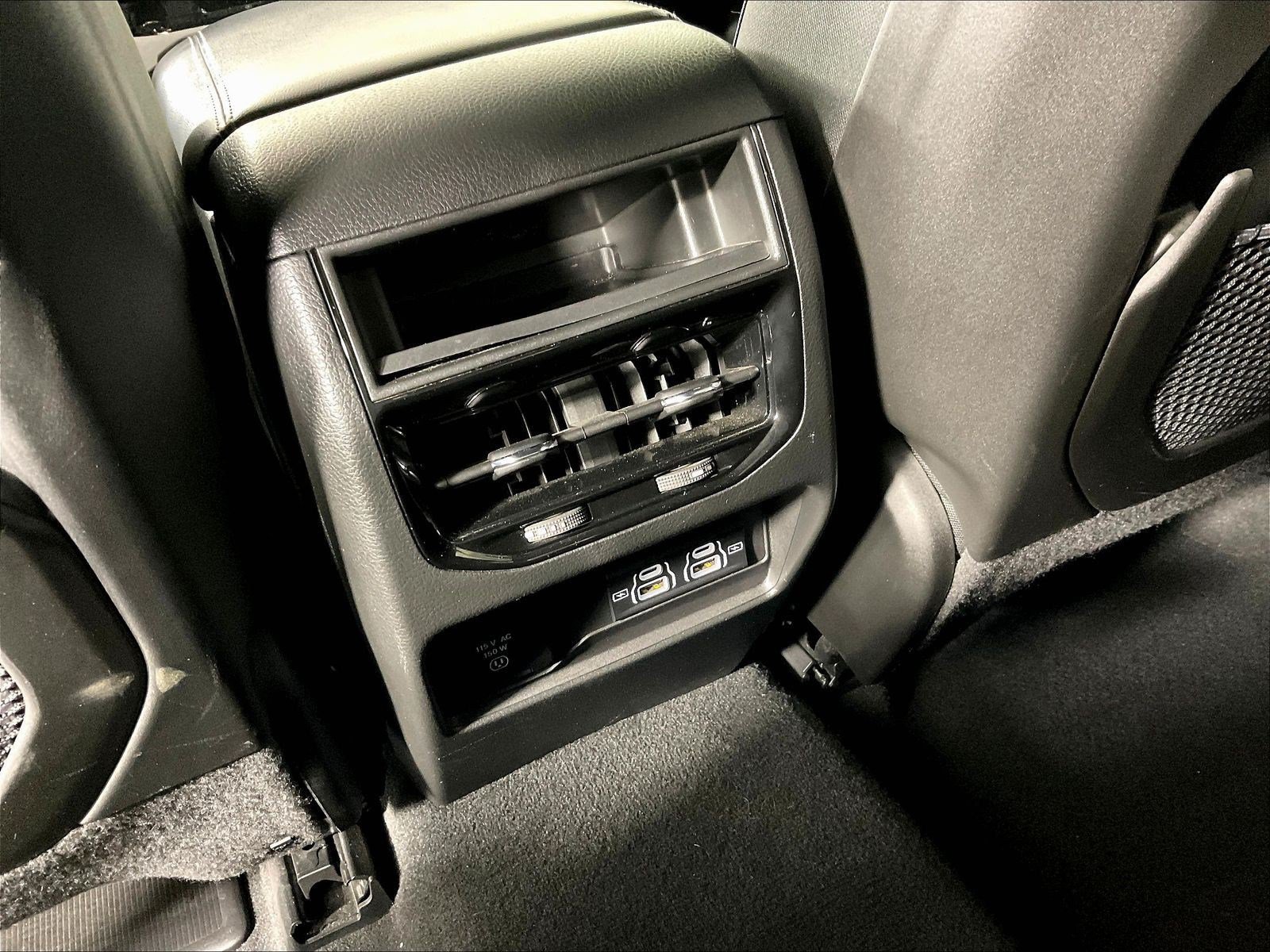 Used 2023 Jeep Grand Cherokee Altitude AWD/4WD image 10