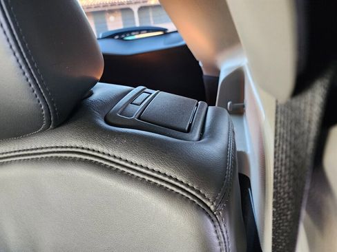 Used 2010 Cadillac SRX Premium image 82