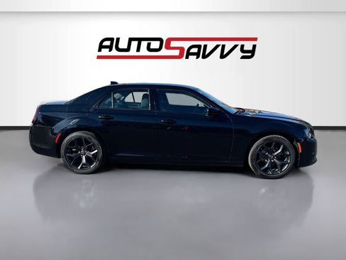 Used 2023 Chrysler 300 Touring w/ Sport Appearance Package RWD image 8