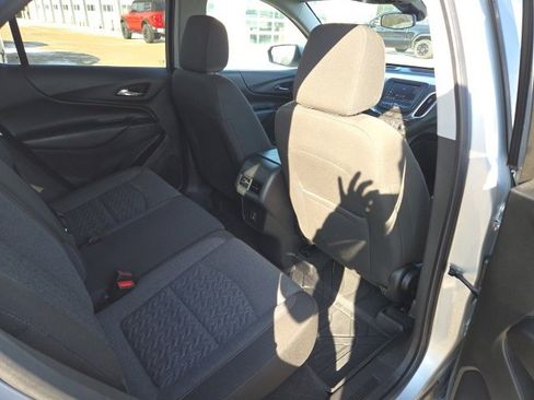 Used 2022 Chevrolet Equinox LT image 13